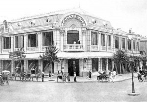 Nhà Gôđa (nhìn từ góc đường Hai Bà Trưng - Hàng Bài) năm 1924