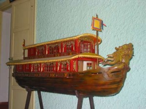 Mô hình thuyền rồng triều Nguyễn