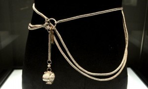 Xà tích làm bằng bạc được dùng trong cung đình thời Nguyễn.