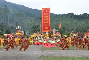 Lễ hội đền vua Mai